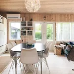 Дом отдыха Beachside Bliss In Marielyst-by Traum Boto By