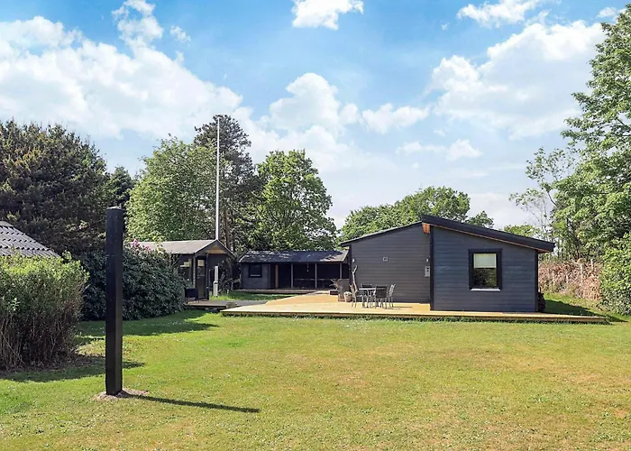 Beachside Bliss In Marielyst-by Traum *